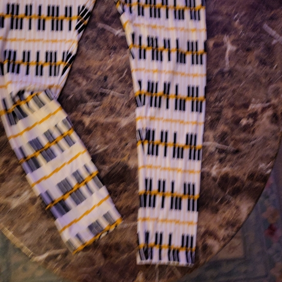 Lularoe Tall & Curvy MUSTARD PIANO KEYS Leggings 🦄 Multicolor Pattern TC - Picture 5 of 11